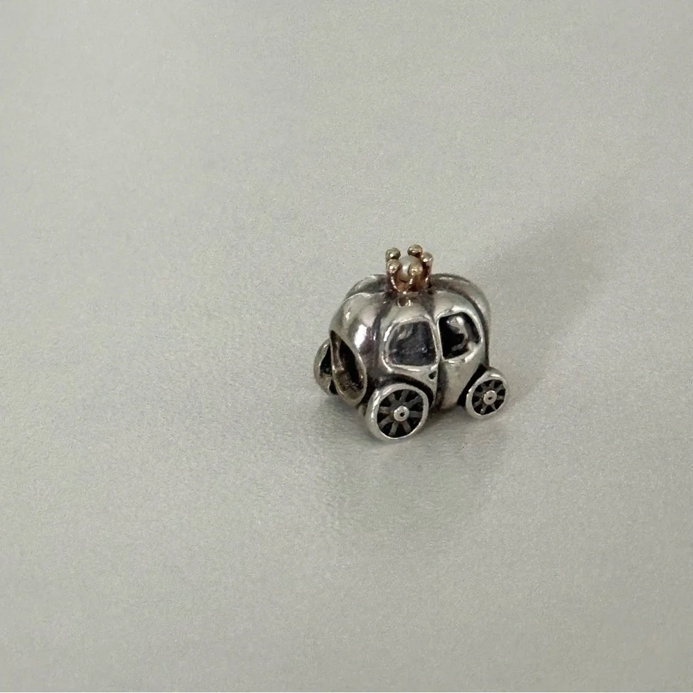 Pandora 925 & 14K Gold Pearl Royal Carriage Rare Retired Bead Charm